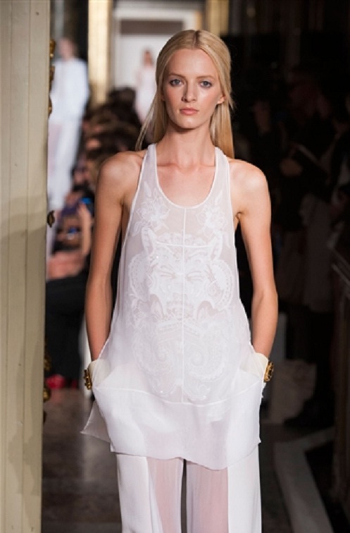 เปิดยังไงให้ “ไม่โป๊” แต่แซ่บลื้ม! ด้วย “Sheer Style” - เทรนด์ใหม่ - แฟชั่นคุณผู้หญิง - อินเทรนด์