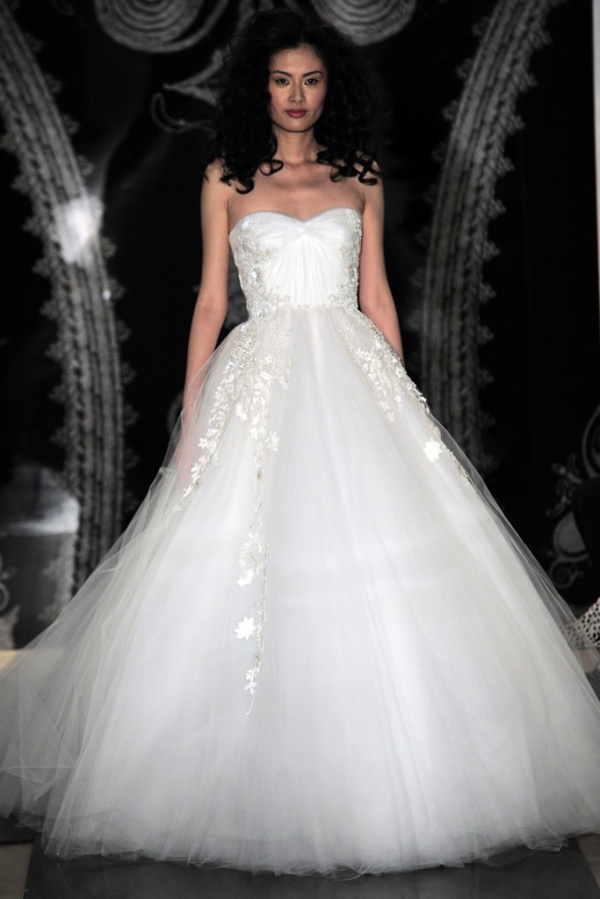 Quyến rũ, kiêu sa cùng BST váy cưới Xuân 2014 từ Reem Acra - Bộ sưu tập - Nhà thiết kế - Thời trang cưới - Váy cưới - Thời trang - Reem Acra - Xuân 2014