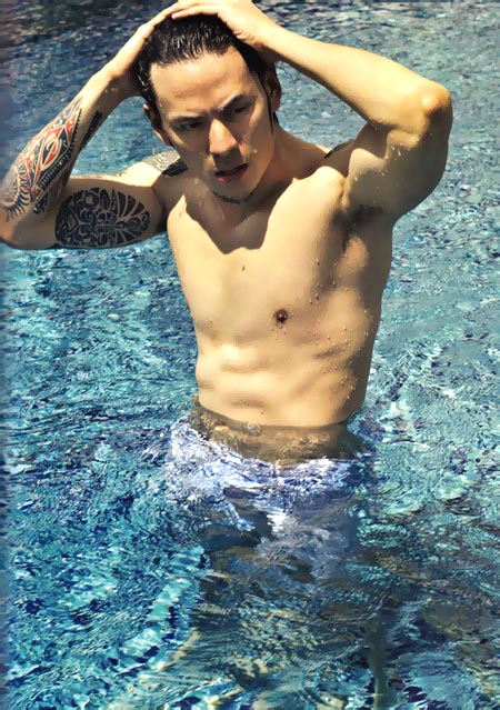 หนุ่มแทคในมาดสปอร์ตแมน  จากนิตยสาร men's health - นิตยสาร - หุ่นเฟิร์ม - กีฬาทางน้ำ - ซิกแพคแน่น - แทค ภรัณยู - men's health - แฟชั่น