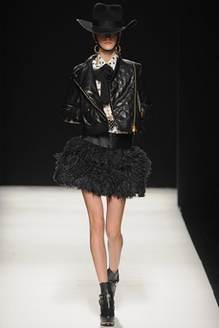 Moschino Collection Fall 2012 Ready to Wear - Moschino - แฟชั่นคุณผู้หญิง - แฟชั่นโชว์