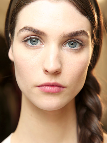โชว์ของ Valentino Fall 2013 - แฟชั่น - แต่งหน้า - แฟชั่นคุณผู้หญิง - แฟชั่นดารา - เคล็ดลับ - เทรนด์ใหม่ - อินเทรนด์ - ความงาม - นางแบบ - ทรงผม - Celeb Style - แฟชั่นวัยรุ่น - แฟชั่นโชว์