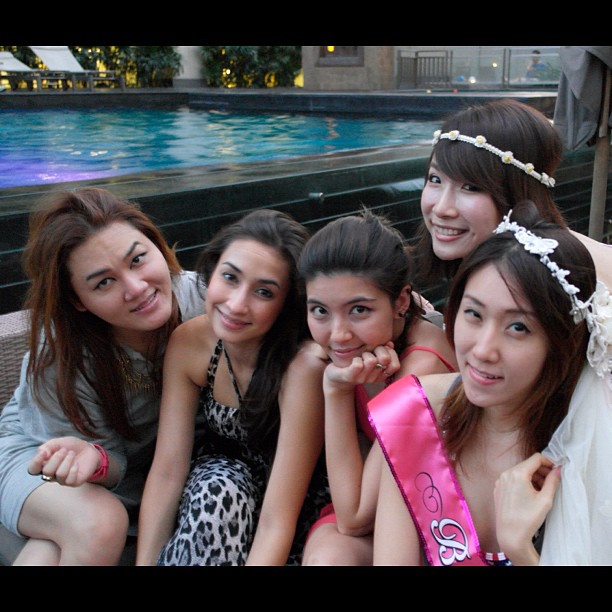 ปาร์ตี้สละโสด เบล ไชน่าดอลล์ กับเพื่อนสาวสุดเซ็กซี่ - ปาร์ตี้สละโสด - เบลล์ สุภัชญา - เบลล์ ไชน่าดอลล์
