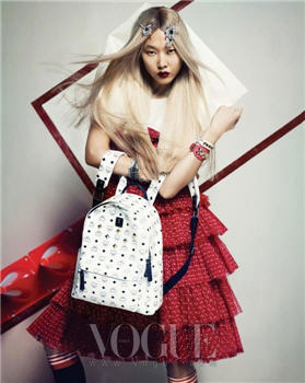 แฟชั่นเก๋ๆต้อนรับฟุตบอลโลกกับนิตยสาร Vogue Korea - แฟชั่น - Vogue - นิตยสาร