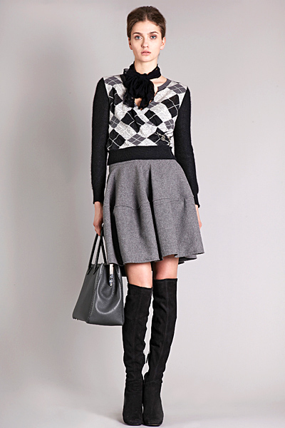 Ấm áp đón thu cùng Ermanno Scervino Pre-Fall RTW - Thời trang nữ - Bộ sưu tập - Thu 2012 - Nhà thiết kế - Ermanno Scervino