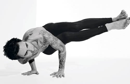 Adam Levine rạng rỡ trên tạp chí Men's Health tháng 3 - Adam Levine - Tin Thời Trang - Phong Cách Sao