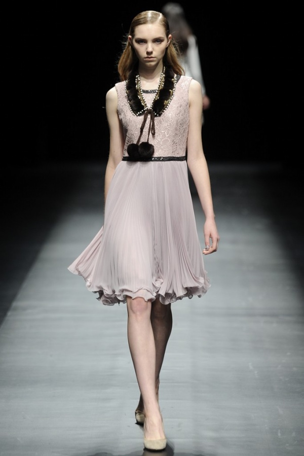 Thướt tha, nữ tính cùng BST Thu 2013 của Cotoo - NTK Shuzo Hayashi - Thời trang nữ - Bộ sưu tập - Nhà thiết kế - Thời trang - Thu 2013 - Cotoo - Tuần lễ Thời trang - Tokyo