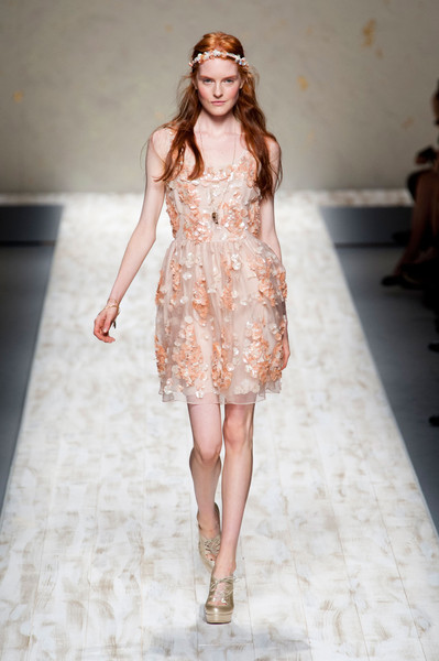 อัพลุคหวานอมเปรี้ยว พริ้วไหวท้าซัมเมอร์ด้วย “Blugirl” spring&summer 2013 - แฟชั่นคุณผู้หญิง - เทรนด์ใหม่ - อินเทรนด์ - Blugirl - spring&summer 2013