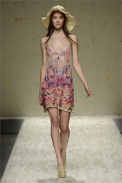 อัพลุคหวานอมเปรี้ยว พริ้วไหวท้าซัมเมอร์ด้วย “Blugirl” spring&summer 2013 - แฟชั่นคุณผู้หญิง - เทรนด์ใหม่ - อินเทรนด์ - Blugirl - spring&summer 2013