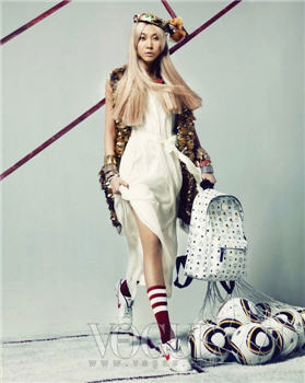 แฟชั่นเก๋ๆต้อนรับฟุตบอลโลกกับนิตยสาร Vogue Korea - แฟชั่น - Vogue - นิตยสาร