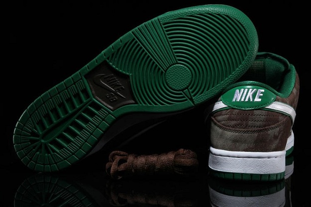 เมื่อ NIKE SB ปล่อยโปรเจคสุดมันในการทำงานร่วมกับ Starbucks - Nike - Nike SB Dunk Low - starbuck - แฟชั่น - รองเท้า - อินเทรนด์ - เทรนด์ใหม่