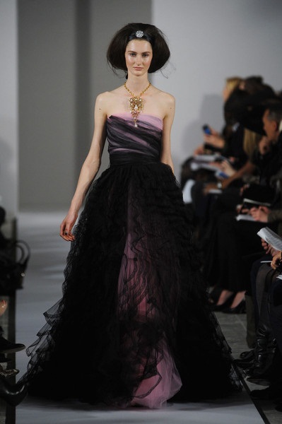 งามสง่าหรูหรากับ Oscar de la Renta Fall 2012 - Oscar de la Renta - แฟชั่นคุณผู้หญิง - แฟชั่นโชว์