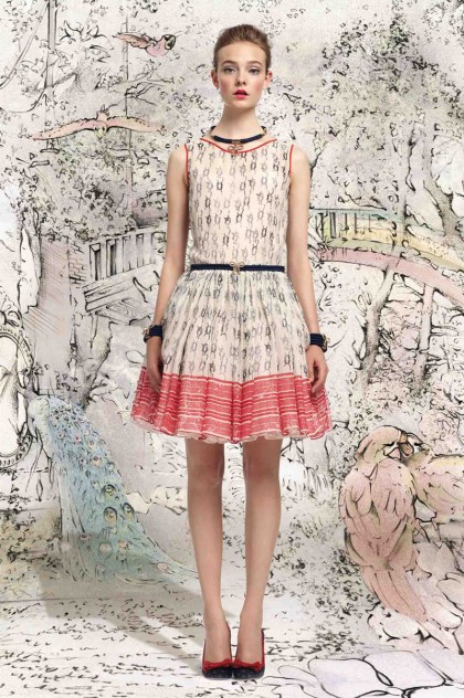 แต่งกายชวนฝัน กับคอลเลกชั่นท้าแดดจาก REDValentino สวยไม่จำเจ!! - คอลเลกชั่นเสื้อผ้า - REDValentino - การแต่งตัว - แฟชั่นหน้าร้อน - ชุดเดรสหรูหรา - แฟชั่นคุณผู้หญิง
