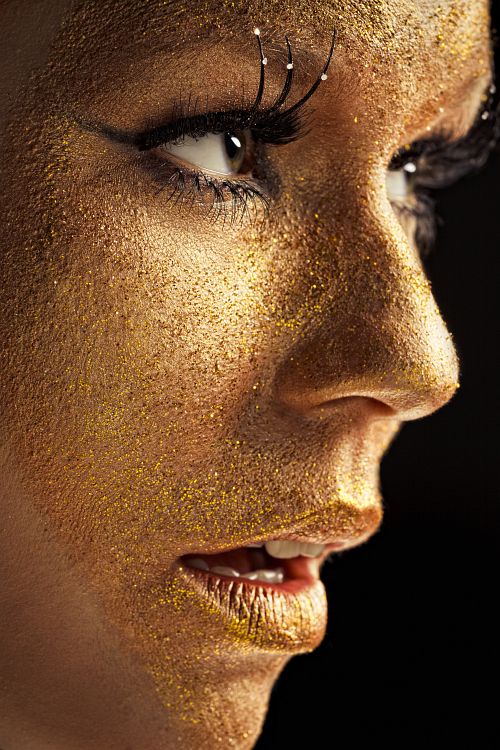 Sparkling Stardust Story by Michal Mojlo Jasiocha - Fashion News - Photo - Stardust - Beauty Care - Makeup