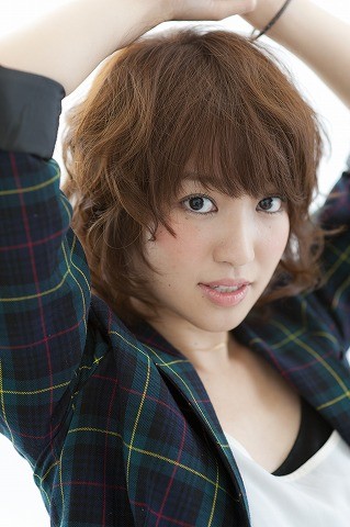 ทรงผมสั้นดัดลอน แบบสาวมั่น หวานก็ได้ เปรี้ยวก็เข้าที! - ทรงผม - ทรงผมสั้นดัดลอน - แบบผมสั้น - ผมดัดลอน - ทรงผมแฟชั่น - วิธีดูแลผมดัดลอน