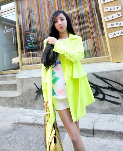 จี๊ดโดนใจวัยทีน กับแฟชั่นเสื้อผ้าสีสะท้อนแสง ไม่มีไม่ได้แล้ว! - แฟชั่นคุณผู้หญิง - แฟชั่นวัยรุ่น - กระเป๋า - รองเท้า - แฟชั่นสีนีออน - กระเป๋าสีนีออน - รองเท้าสีนีออน