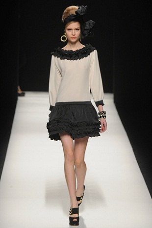 Moschino Collection Fall 2012 Ready to Wear - Moschino - แฟชั่นคุณผู้หญิง - แฟชั่นโชว์
