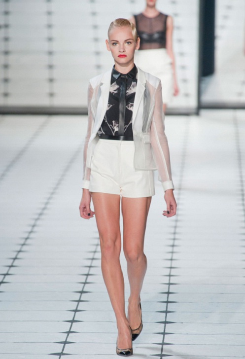 เปิดยังไงให้ “ไม่โป๊” แต่แซ่บลื้ม! ด้วย “Sheer Style” - เทรนด์ใหม่ - แฟชั่นคุณผู้หญิง - อินเทรนด์