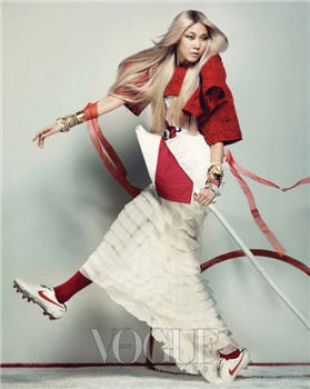 แฟชั่นเก๋ๆต้อนรับฟุตบอลโลกกับนิตยสาร Vogue Korea - แฟชั่น - Vogue - นิตยสาร