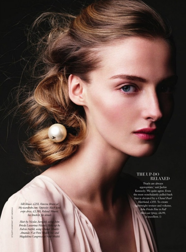Cùng cập nhật những kiểu tóc duyên dáng nhất với Amanda Norgaard và Magdalena Langrova trên tạp chí Harper’s Bazaar Anh tháng 6/2013. [PHOTOS] - Amanda Norgaard - Magdalena Langrova - Tóc - Thư viện ảnh