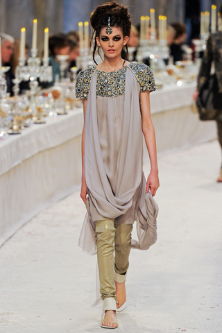 Cảm nhận hơi thở Ấn  Độ trong BST Thu đầy bí ẩn từ Chanel Pre-Fall 2012 - Bộ sưu tập - Chanel