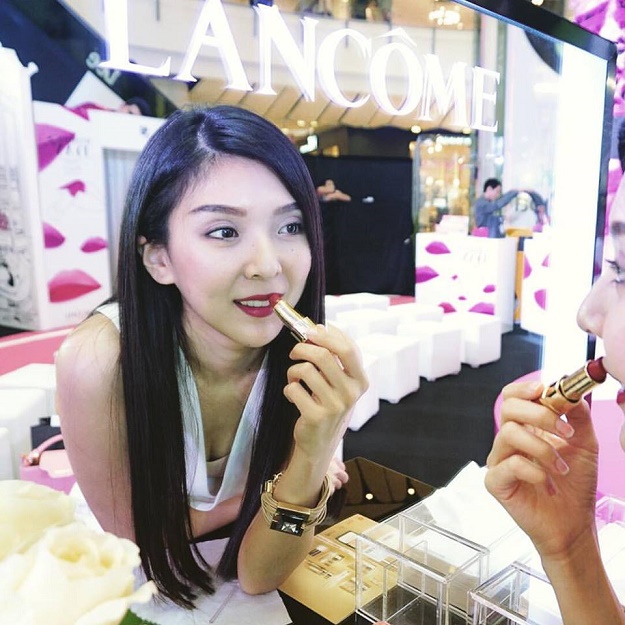 10 Beauty Blogger เมืองไทยสุดแซ่บ ถ้าไม่ติดตาม ถือว่าพลาดมาก ๆ !!! - บล็อกเกอร์ - แต่งหน้า - ผิวพรรณ - ความสวยงาม - เซเลป สไตล์