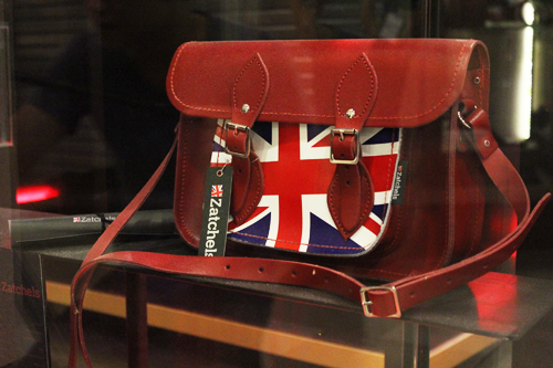 กระเป๋าทรง Satchel  มีเสน่ห์สุดคลาสสิก สไตล์อังกฤษ