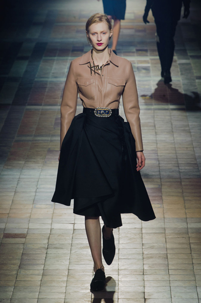 Lavin กับโชว์ ฤดู Fall 2013 - แฟชั่น - แฟชั่นดารา - เทรนด์ใหม่ - เคล็ดลับ - ทรงผม - อินเทรนด์ - ความงาม - แฟชั่นวัยรุ่น - แฟชั่นคุณผู้ชาย - รองเท้า - แฟชั่นโชว์