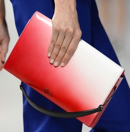 Những chiếc túi xách hoa lá tinh tế trong BST Dior Cruise 2014 - Dior Cruise 2014 - Thời trang nữ - Bộ sưu tập - Nhà thiết kế - Thời trang - Phụ kiện - Túi xách