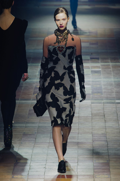Lavin กับโชว์ ฤดู Fall 2013 - แฟชั่น - แฟชั่นดารา - เทรนด์ใหม่ - เคล็ดลับ - ทรงผม - อินเทรนด์ - ความงาม - แฟชั่นวัยรุ่น - แฟชั่นคุณผู้ชาย - รองเท้า - แฟชั่นโชว์