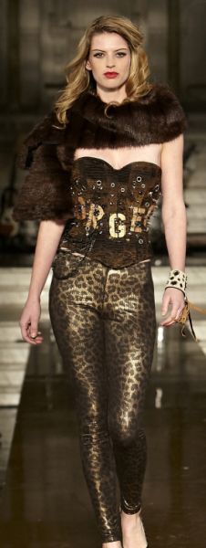 Autumn/Winter 2010 - Women's Wear - Fashion