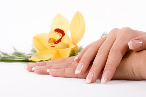 Top 10 tips to prevent and repair dry, damaged nails