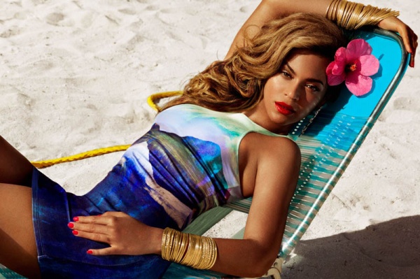 Superstar Beyonce Sizzles Sexy Body in The Bahamas for H&M’s Summer 2013 Campaign. - Beyonce - H&M - Summer 2013 - Swimwear