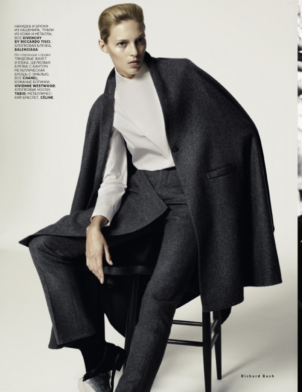 Anja Rubik tóc xoăn thu hút trên tạp chí Vogue Nga tháng 7/2013. - Anja Rubik - Người mẫu - Tin thời trang