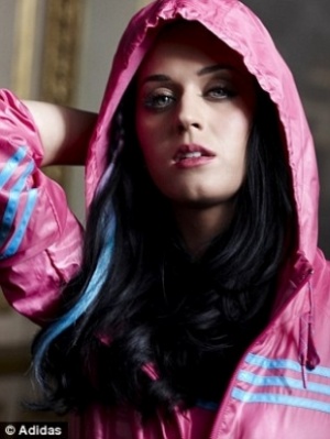 Katy Perry khoe thân hình săn chắc trong QC "All in One" của Adidas [Video] - Thời trang nữ - Bộ sưu tập - Nhà thiết kế - Sao - Quảng cáo - Video - Katy Perry - Adidas - "All in One" - Thời trang thể thao