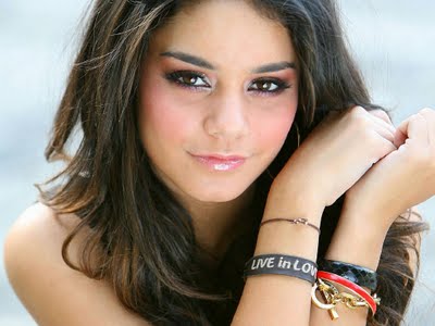 สองสาว Vanessa Hudgens and Ashley Tisdale Candid ใครฮอตกว่ากัน !!! - Celeb Style