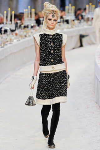 Cảm nhận hơi thở Ấn  Độ trong BST Thu đầy bí ẩn từ Chanel Pre-Fall 2012 - Bộ sưu tập - Chanel