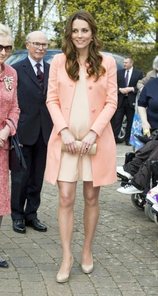 สวยเก๋...แฟชั่นชุดคลุมท้อง สไตล์ เจ้าหญิงเคท มิดเดิลตัน - Celeb Style - แฟชั่นชุดคลุมท้อง - ชุดคลุมท้อง - สไตล์เจ้าหญิงเคท - เคท มิดเดิลตัน - แฟชั่นคนท้อง