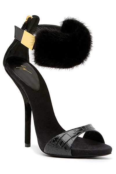 Những đôi giày cá tính trong BST Thu của Giuseppe Zanotti - Giuseppe Zanotti - Thời trang nữ - Nhà thiết kế - Bộ sưu tập - Giày dép - Thu 2013 - Thời trang