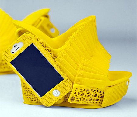 Giày iPhone từ nhà thiết kế Alan Nguyen