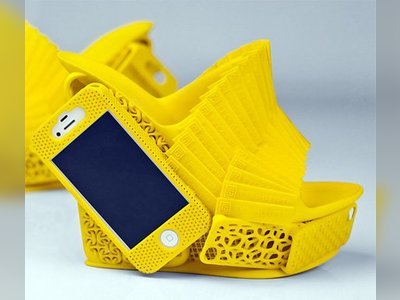 Giày iPhone từ nhà thiết kế Alan Nguyen