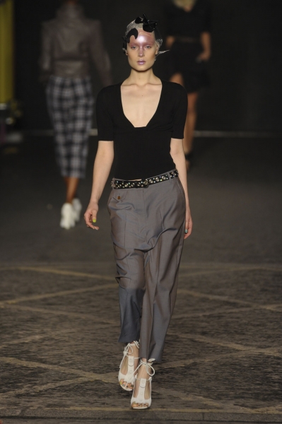 Vivienne Westwood โชว์ความน้อยใน London Fashion Week  2012 - Vivienne Westwood - London Fashion Week - แฟชั่นคุณผู้หญิง - แฟชั่นโชว์