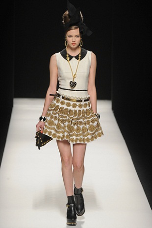 Moschino Collection Fall 2012 Ready to Wear - Moschino - แฟชั่นคุณผู้หญิง - แฟชั่นโชว์