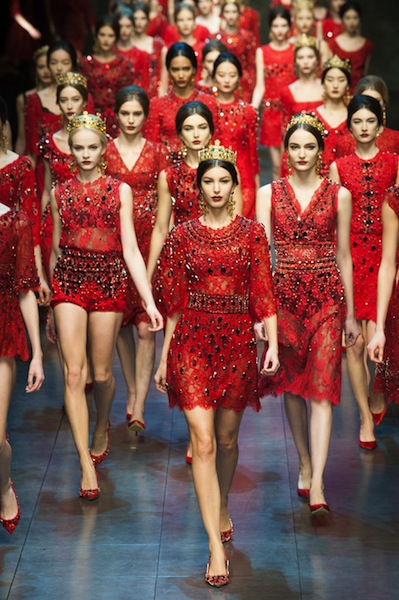 ความอลังการ!! Dolce&Gabbana Gets Regal, Religious for Fall 2013 - แฟชั่นคุณผู้หญิง - เทรนด์ใหม่ - แฟชั่นโชว์ - Dolce&Gabbana