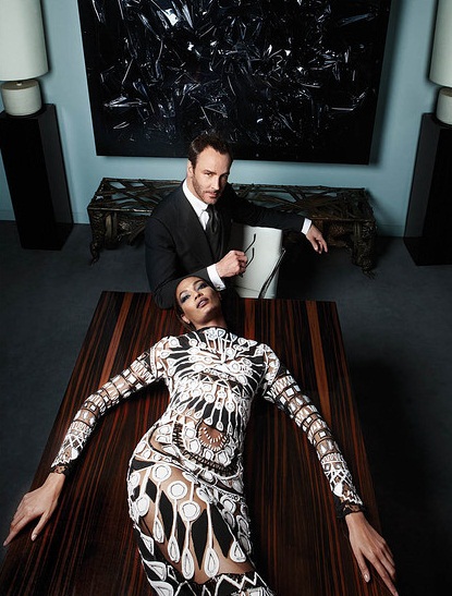 Tom Ford và Joan Smalls cùng chụp ảnh cho tạp chí WSJ tháng 9 -