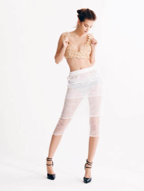 Barbara Palvin đẹp thuần khiết trên tạp chí L’Officiel Thổ Nhĩ Kỳ tháng 5/2013. - Barbara Palvin - Người mẫu - Tin thời trang - Thời trang