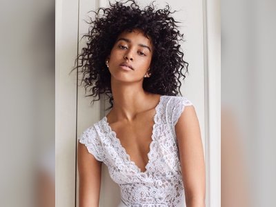 Learn How to Plop Hair for Healthy, Bouncy Curls