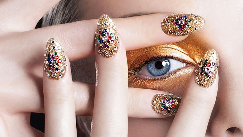 20 Stylish Gold Nail Design Ideas to Copy