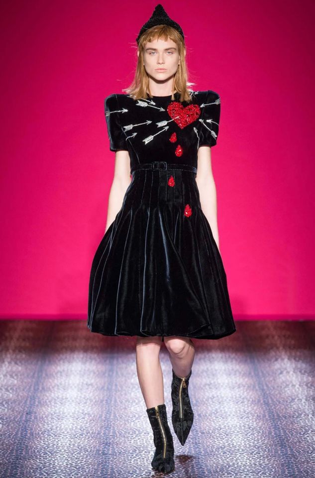20 Heart-Inspired Runway Looks for Valentine's Day - Global Fashion Report