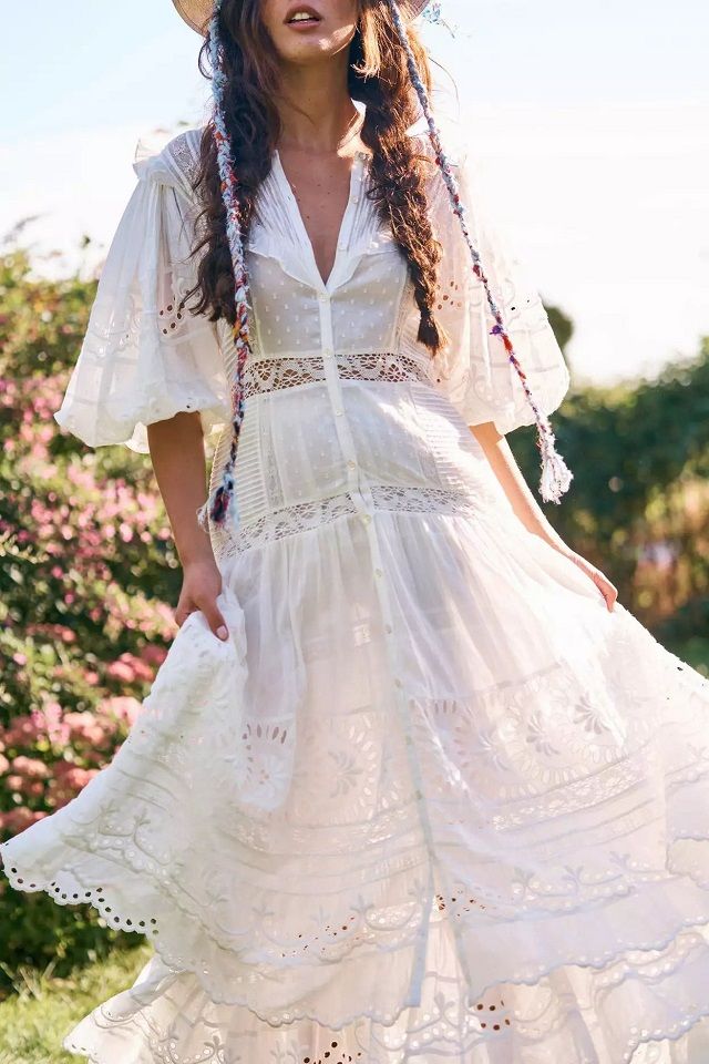 20 Country Wedding Dresses For A Rustic Wedding Global Fashion Report   B 2enevbrmvbv 