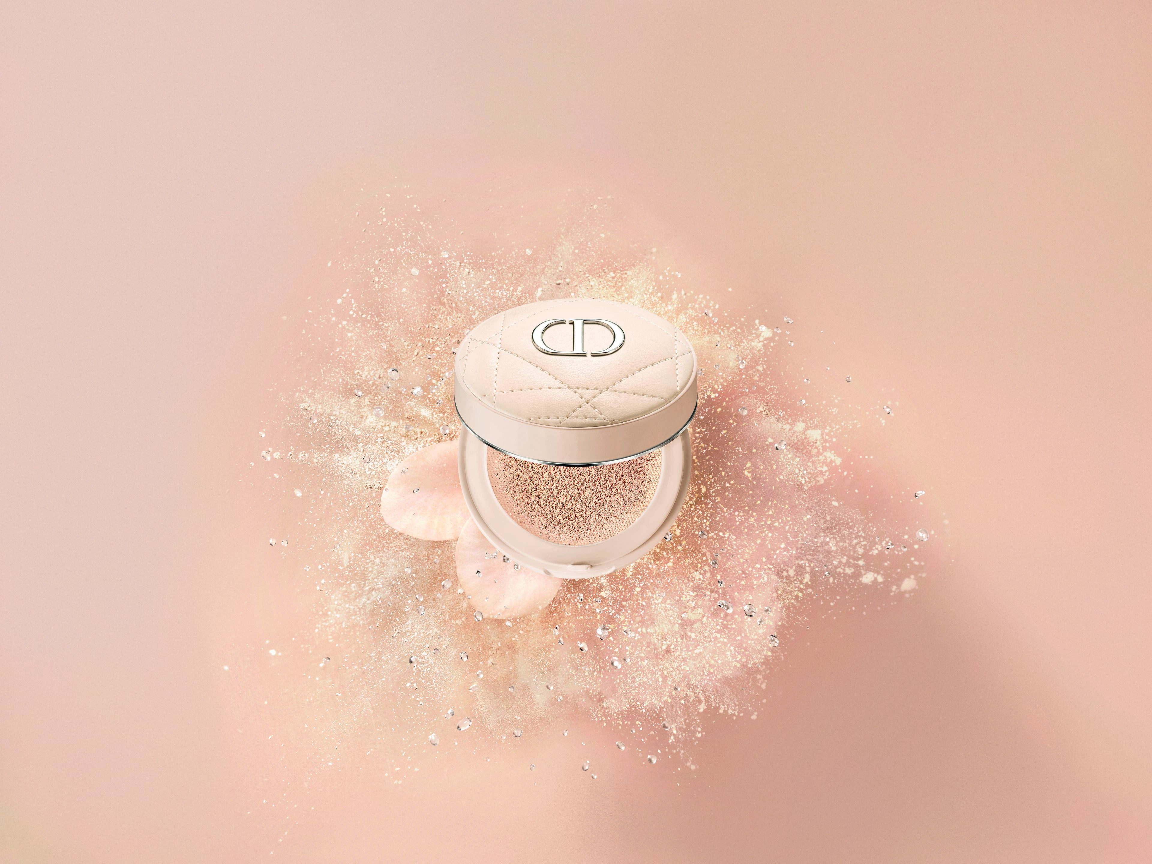 5 Loose Powders For A Crease-Free Complexion, Even Under Your Mask